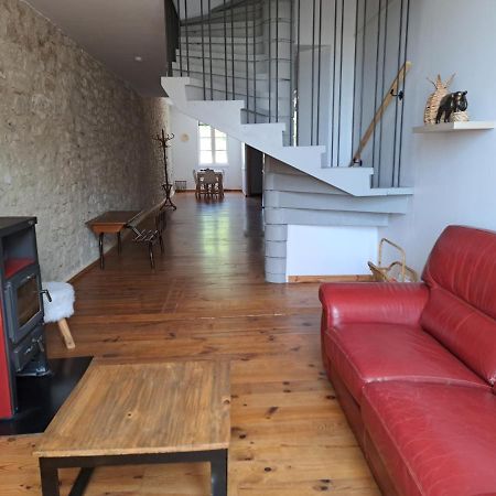Maison De Charme Spacieuse, Terrasse Et Vue Sur La Place 몽플렁캉 외부 사진