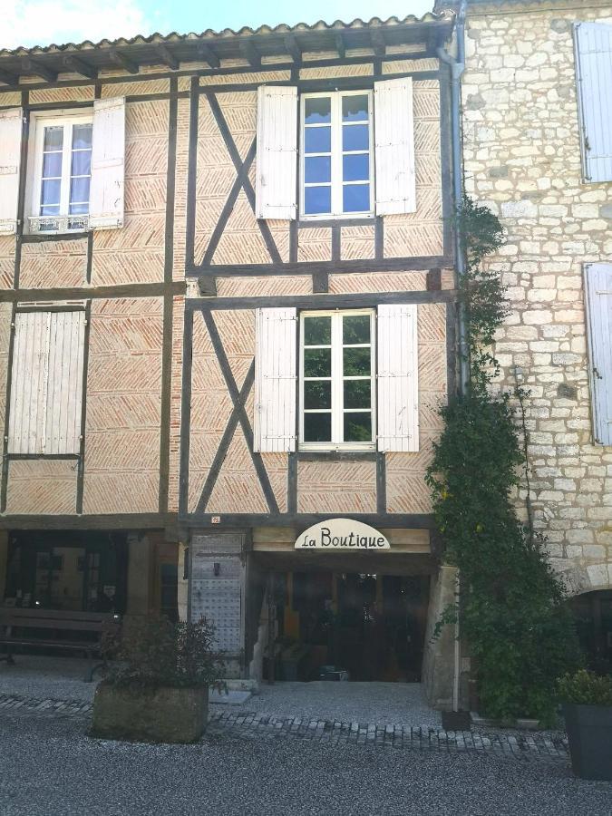 Maison De Charme Spacieuse, Terrasse Et Vue Sur La Place 몽플렁캉 외부 사진